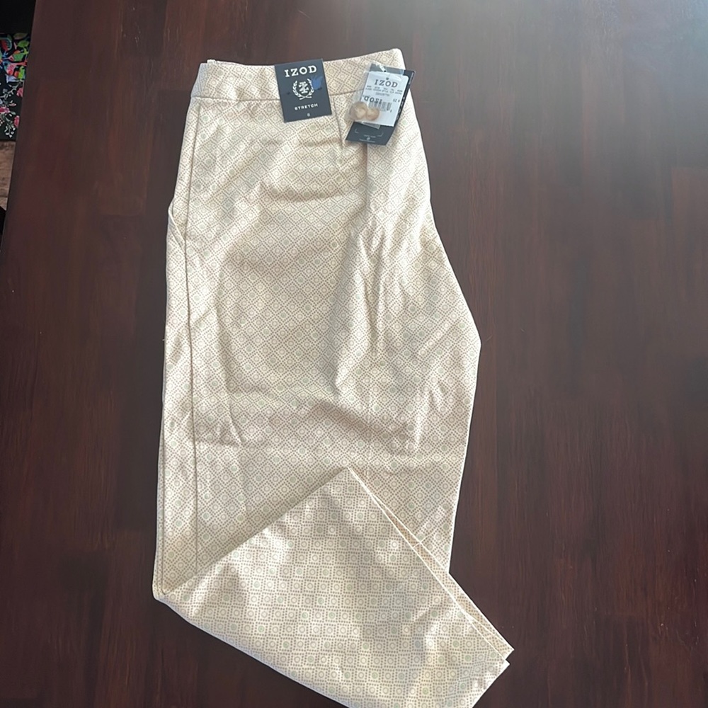 NWT Izod capris